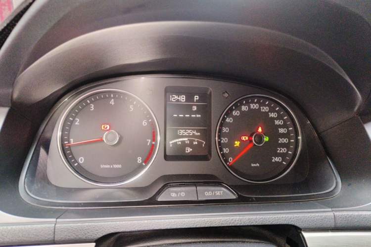 Used Volkswagen Lavida 2013 Restyled Classic 1.6L Automatic Comfort Edition Instrument Cluster
