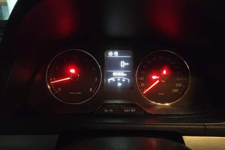 Used Volkswagen Lavida 2013 1.6L Manual Comfort Edition Instrument Cluster