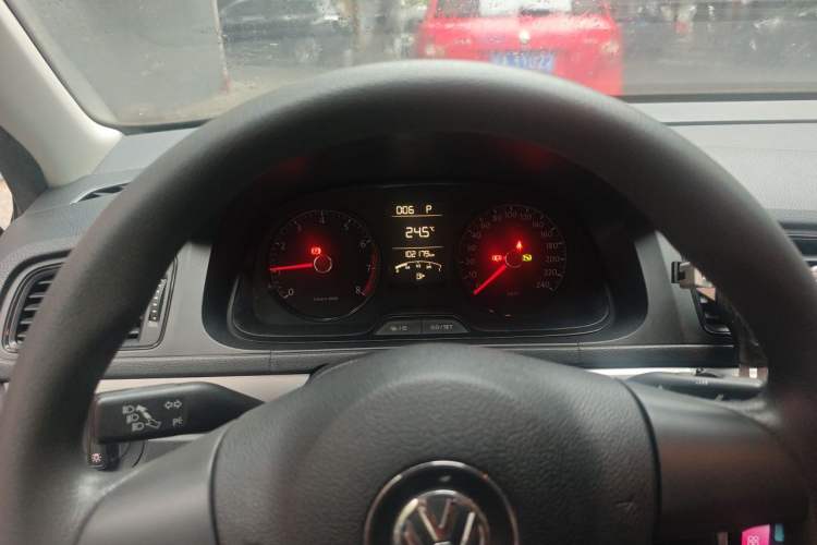 Used Volkswagen Lavida 2013 1.6L Automatic Fashion Edition Instrument Cluster