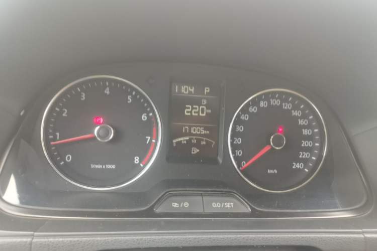 Used Volkswagen Lavida 2013 Restyled Classic 1.6L Automatic Comfort Edition Instrument Cluster