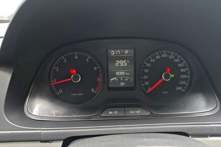Used Volkswagen Lavida 2013 Revised Classic 1.6L Automatic Fashion Edition Instrument Cluster