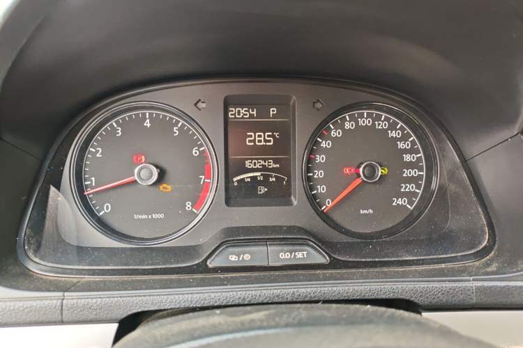 Used Volkswagen Lavida 2013 Revised Classic 1.6L Automatic Fashion Edition Instrument Cluster