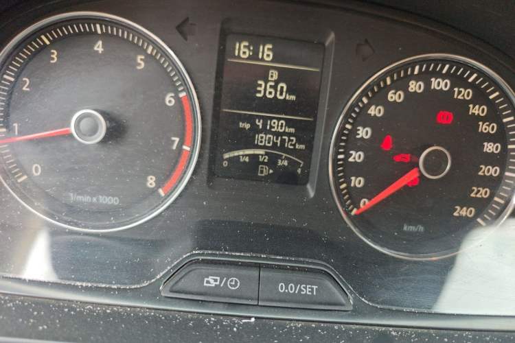 Used Volkswagen Lavida 2013 1.4TSI Manual Comfort Edition Instrument Cluster