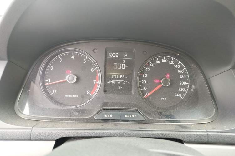 Used Volkswagen Lavida 2013 Revised Classic 1.6L Automatic Fashion Edition Instrument Cluster
