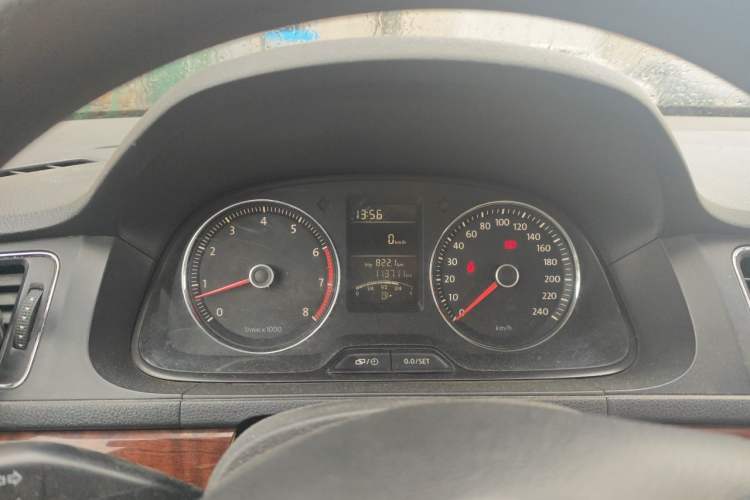 Used Volkswagen Lavida 2013 1.4TSI Manual Comfort Edition Instrument Cluster