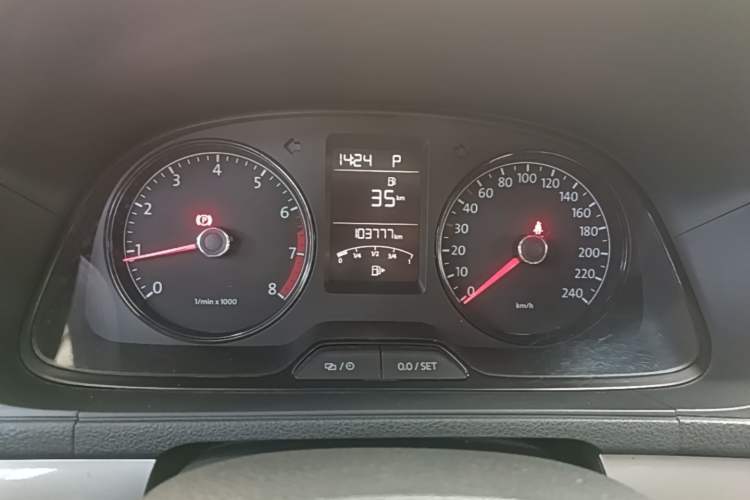 Used Volkswagen Lavida 2013 Revised Classic 1.6L Automatic Fashion Edition Instrument Cluster