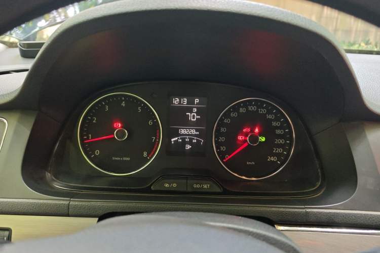 Used Volkswagen Lavida 2013 Restyled Classic 1.6L Automatic Comfort Edition Instrument Cluster