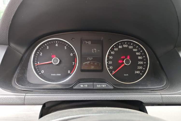 Used Volkswagen Lavida 2013 Restyled Classic 1.6L Manual Comfort Edition Instrument Cluster