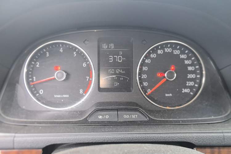 Used Volkswagen Lavida 2013 Restyled Classic 1.6L Manual Comfort Edition Instrument Cluster