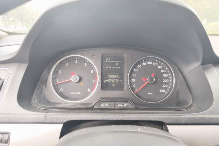 Used Volkswagen Lavida 2013 Restyled Classic 1.6L Manual Comfort Edition Instrument Cluster
