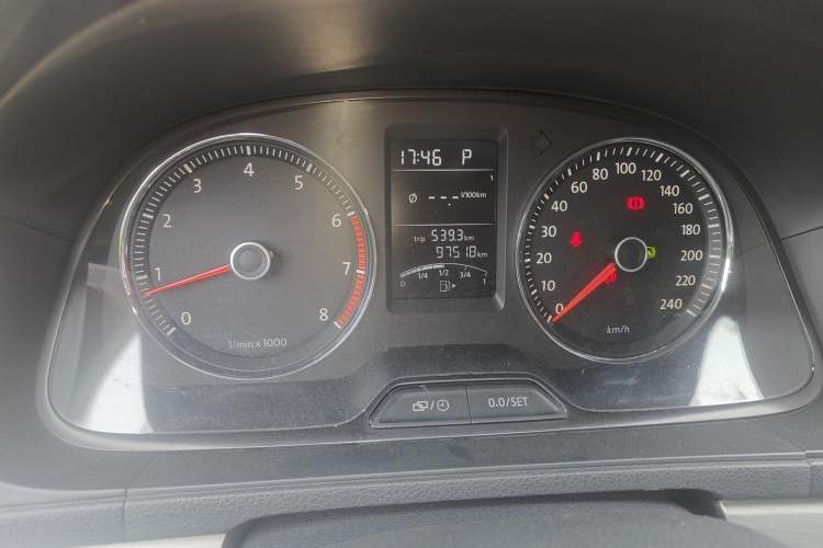 Used Volkswagen Lavida 2013 1.4TSI DSG Comfort Edition Instrument Cluster