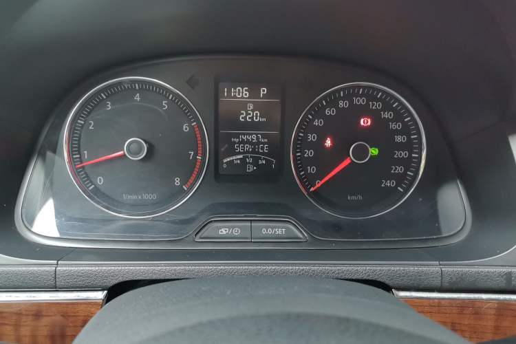Used Volkswagen Lavida 2013 1.4TSI DSG Luxury Edition Instrument Cluster