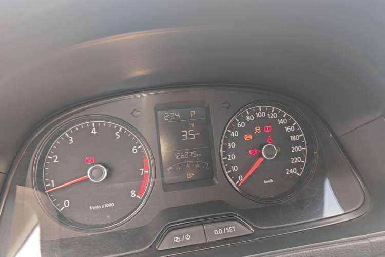 Used Volkswagen Lavida 2013 Revised Classic 1.6L Automatic Fashion Edition Instrument Cluster