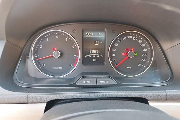 Used Volkswagen Lavida 2013 Revised Version 1.4 TSI DSG Comfort Edition Instrument Cluster