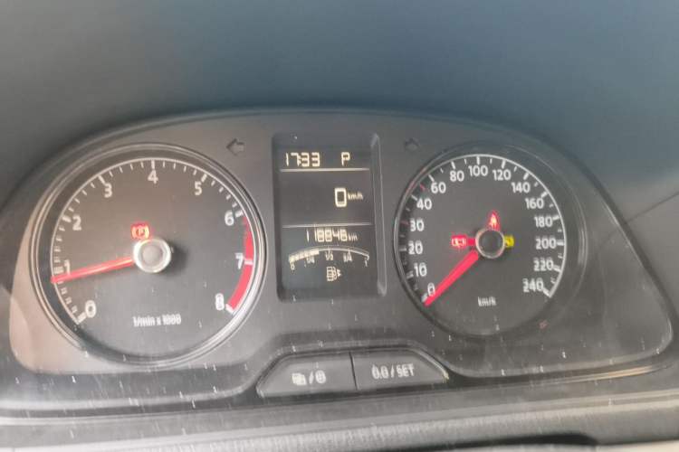 Used Volkswagen Lavida 2013 Revised Classic 1.6L Automatic Fashion Edition Instrument Cluster