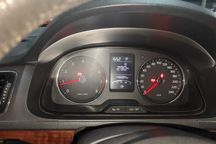 Used Volkswagen Lavida 2013 Revised Version 1.4 TSI DSG Comfort Edition Instrument Cluster