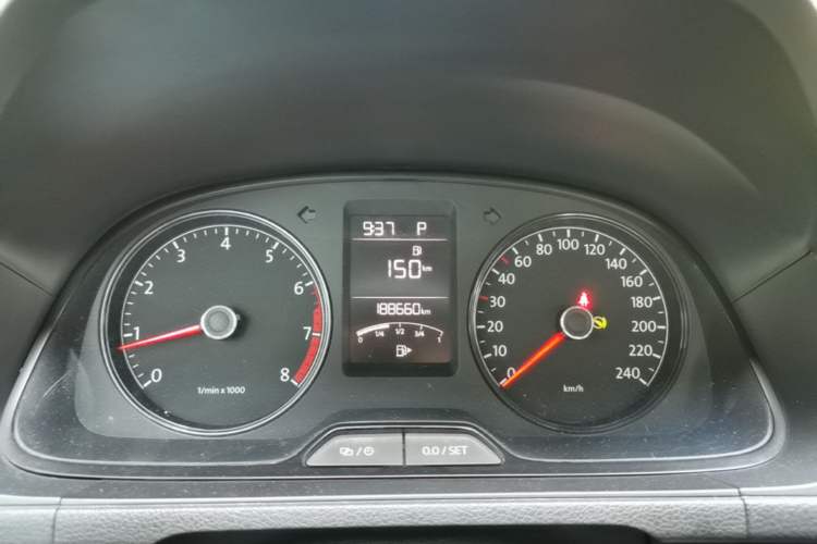 Used Volkswagen Lavida 2013 Revised Classic 1.6L Automatic Fashion Edition Instrument Cluster
