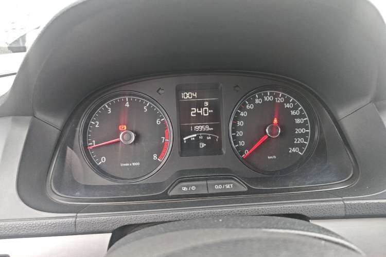 Used Volkswagen Lavida 2013 Revised Classic 1.6L Manual Fashion Edition Instrument Cluster