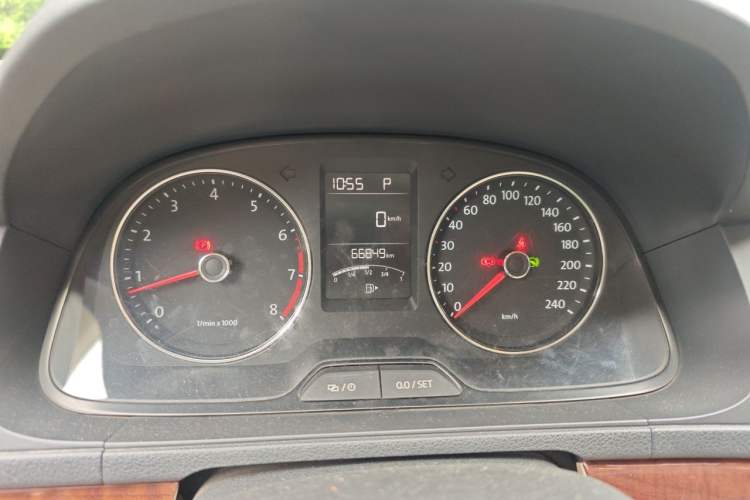 Used Volkswagen Lavida 2013 Restyled Classic 1.6L Automatic Comfort Edition Instrument Cluster
