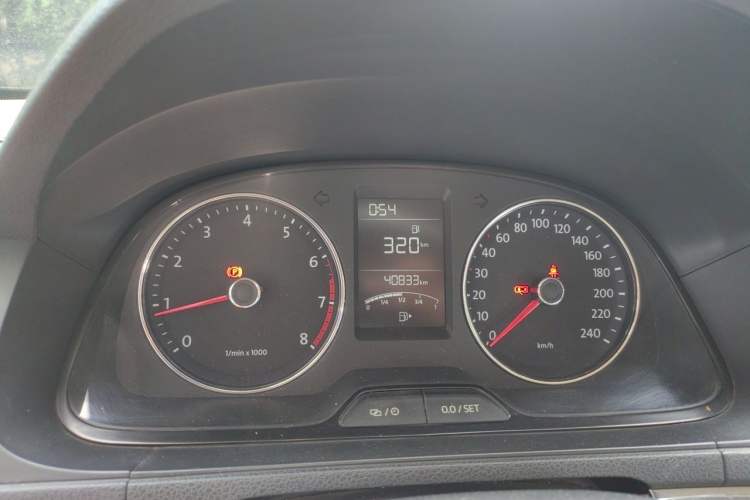 Used Volkswagen Lavida 2013 1.4TSI Manual Comfort Edition Instrument Cluster