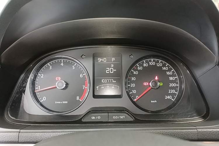 Used Volkswagen Lavida 2013 Revised Classic 1.6L Automatic Fashion Edition Instrument Cluster