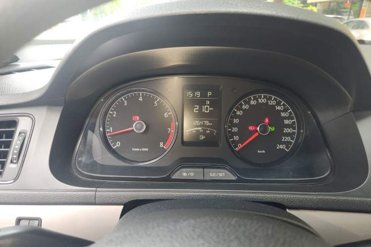 Used Volkswagen Lavida 2013 Revised Classic 1.6L Automatic Fashion Edition Instrument Cluster