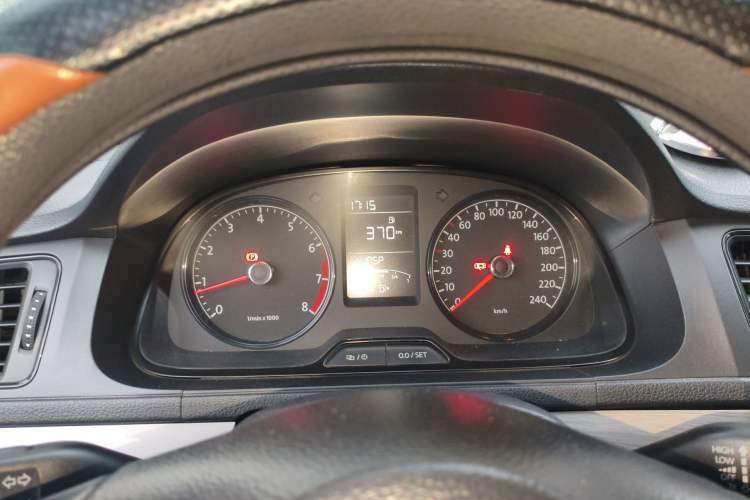 Used Volkswagen Lavida 2013 Revised Classic 1.6L Manual Fashion Edition Instrument Cluster