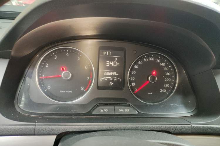 Used Volkswagen Lavida 2013 Restyled Classic 1.6L Manual Comfort Edition Instrument Cluster