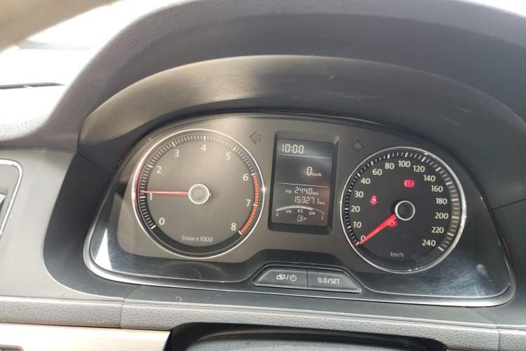 Used Volkswagen Lavida 2013 1.4TSI Manual Comfort Edition Instrument Cluster