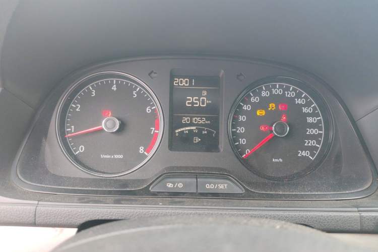 Used Volkswagen Lavida 2013 Revised Classic 1.6L Manual Fashion Edition Instrument Cluster