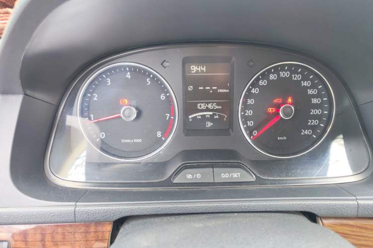 Used Volkswagen Lavida 2013 Restyled Classic 1.6L Manual Comfort Edition Instrument Cluster