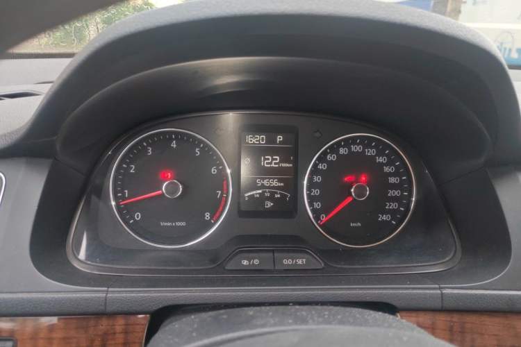 Used Volkswagen Lavida 2013 Restyled Classic 1.6L Automatic Comfort Edition Instrument Cluster
