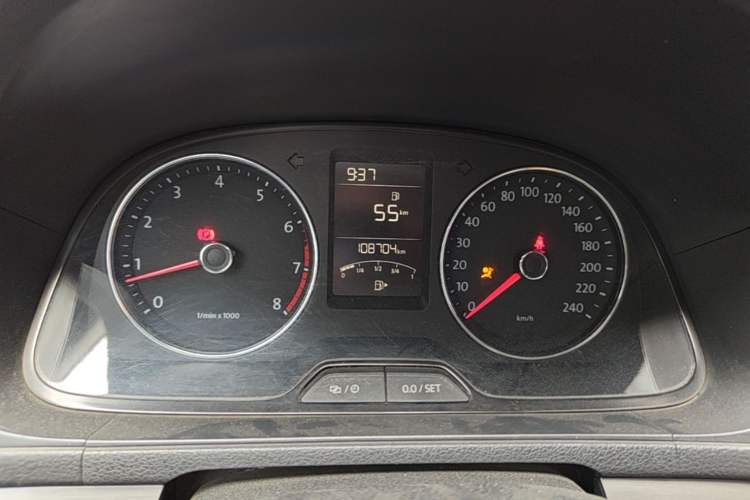 Used Volkswagen Lavida 2013 Restyled Classic 1.6L Manual Comfort Edition Instrument Cluster