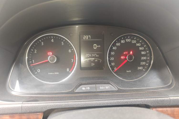 Used Volkswagen Lavida 2013 Revised Version 1.4 TSI Manual Comfort Edition Instrument Cluster