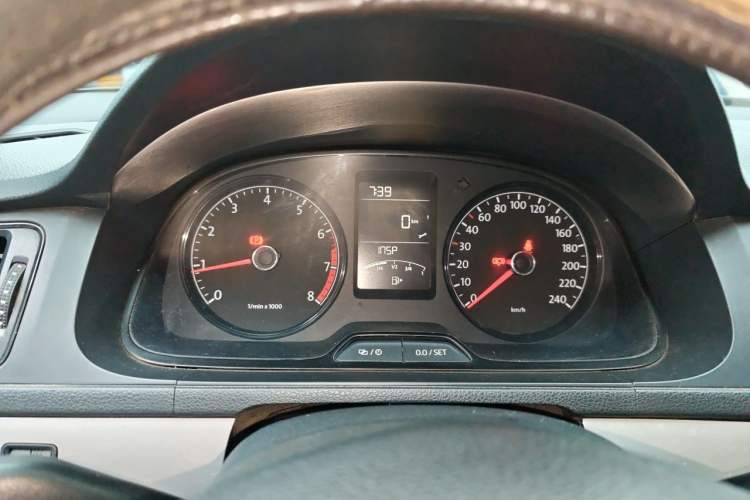 Used Volkswagen Lavida 2013 Revised Classic 1.6L Manual Fashion Edition Instrument Cluster