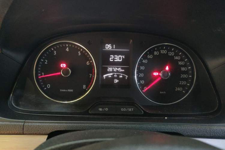Used Volkswagen Lavida 2013 Restyled Classic 1.6L Manual Comfort Edition Instrument Cluster