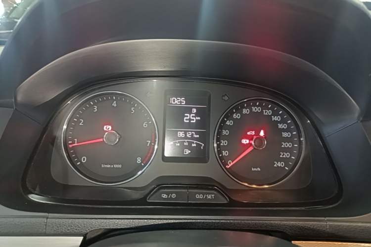 Used Volkswagen Lavida 2013 Restyled Classic 1.6L Manual Comfort Edition Instrument Cluster