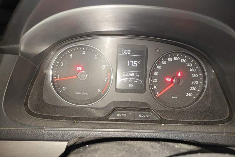Used Volkswagen Lavida 2013 1.6L Manual Comfort Edition Instrument Cluster