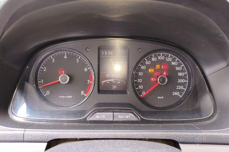 Used Volkswagen Lavida 2013 Revised Classic 1.6L Manual Fashion Edition Instrument Cluster