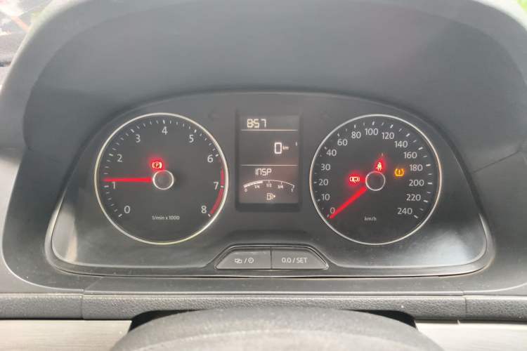 Used Volkswagen Lavida 2013 Revised Version 1.4 TSI Manual Comfort Edition Instrument Cluster