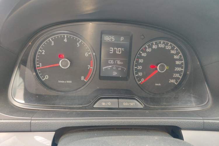 Used Volkswagen Lavida 2013 Revised Classic 1.6L Automatic Fashion Edition Instrument Cluster