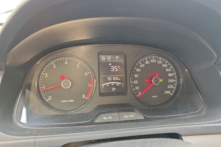 Used Volkswagen Lavida 2013 Revised Classic 1.6L Automatic Fashion Edition Instrument Cluster