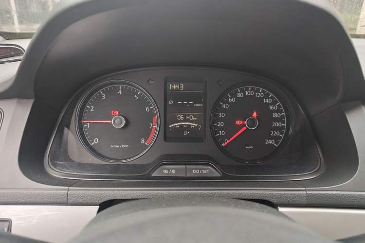 Used Volkswagen Lavida 2013 Revised Classic 1.6L Manual Fashion Edition Instrument Cluster
