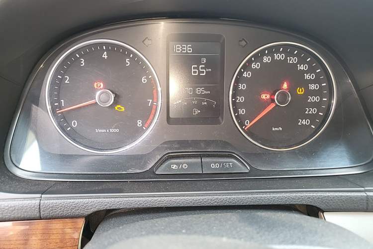Used Volkswagen Lavida 2013 Restyled Classic 1.6L Manual Comfort Edition Instrument Cluster