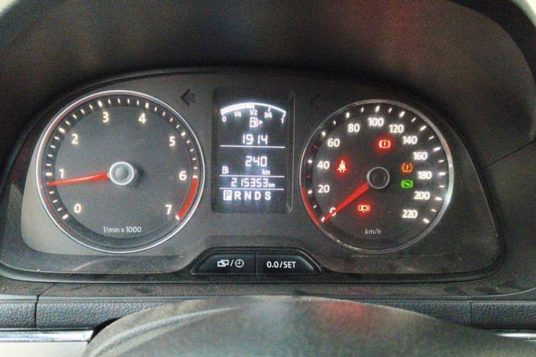 Used Volkswagen Lavida 2013 1.6L Automatic Luxury Edition Instrument Cluster