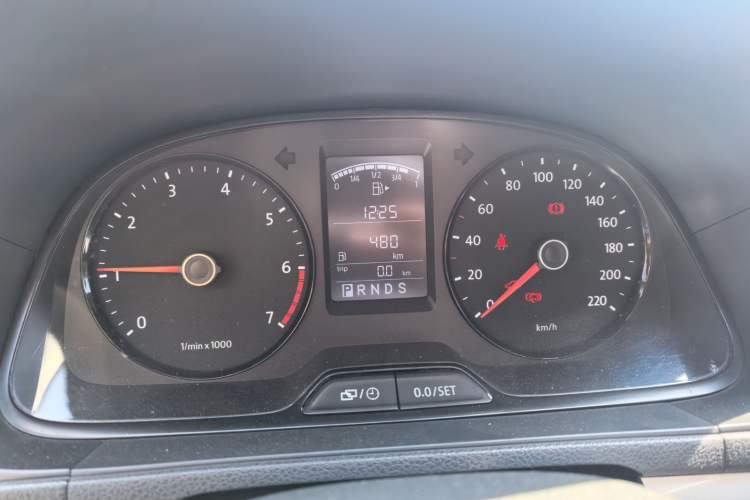 Used Volkswagen Lavida 2013 1.6L Automatic Fashion Edition Instrument Cluster