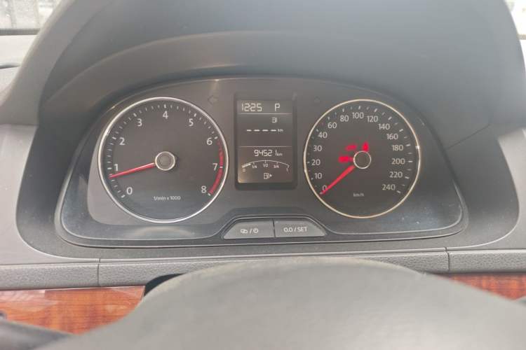 Used Volkswagen Lavida 2013 Restyled Classic 1.6L Automatic Comfort Edition Instrument Cluster