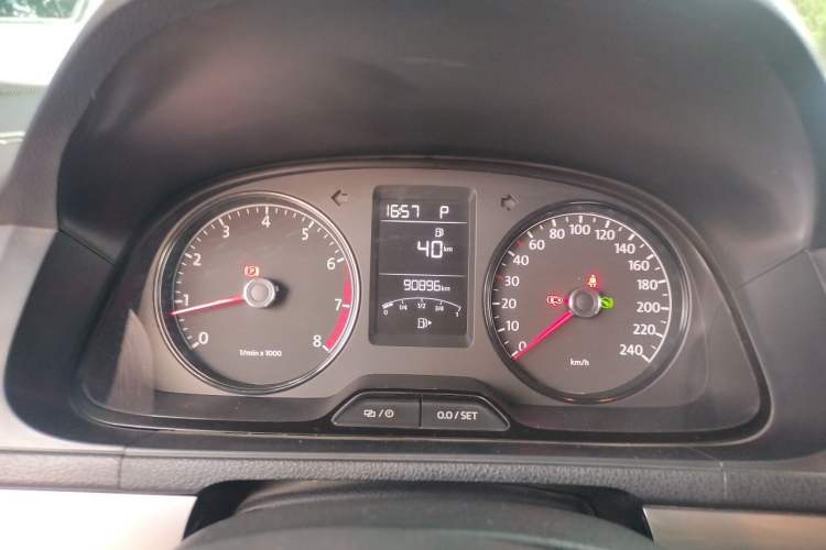 Used Volkswagen Lavida 2013 Revised Classic 1.6L Automatic Fashion Edition Instrument Cluster