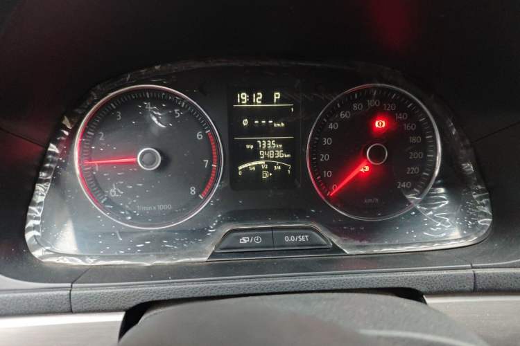 Used Volkswagen Lavida 2013 1.4TSI DSG Comfort Edition Instrument Cluster