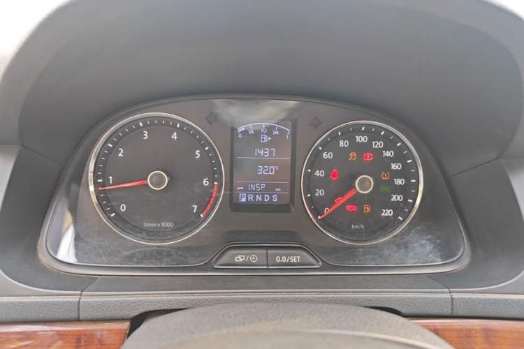 Used Volkswagen Lavida 2013 1.6L Automatic Fashion Edition Instrument Cluster